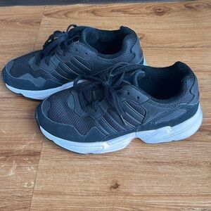 Adidas Yung 96 Boys Size 5
